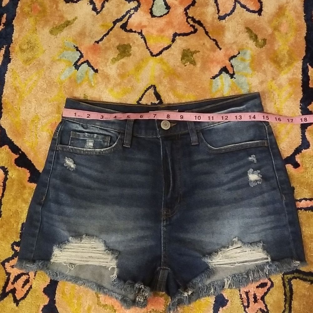 Brand New SO Destroyed Stretch Curvy Mom Shorts Size 5/27 - Picture 5 of 6